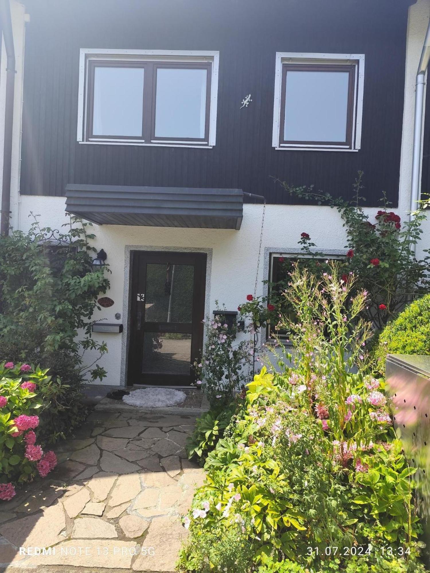 Elegant-Terraced-House-With-Bikes-Near-The-Lake-Children-At-Least-6-A-Old Starnberg Esterno foto